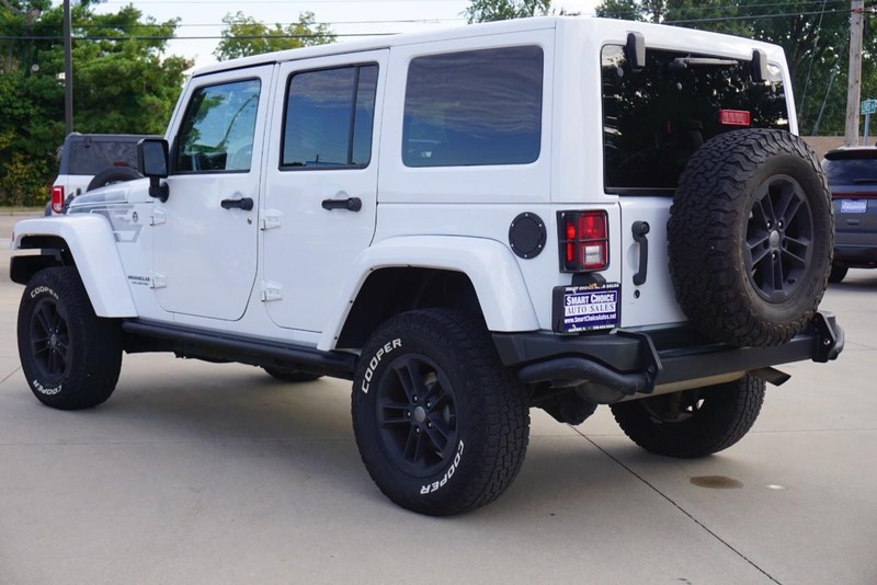 Jeep Wrangler Unlimited Vehicle Full-screen Gallery Image 05