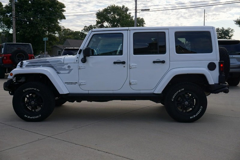 Jeep Wrangler Unlimited Vehicle Full-screen Gallery Image 06