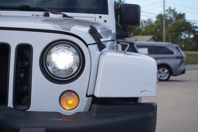 Jeep Wrangler Unlimited Vehicle Full-screen Gallery Image 10