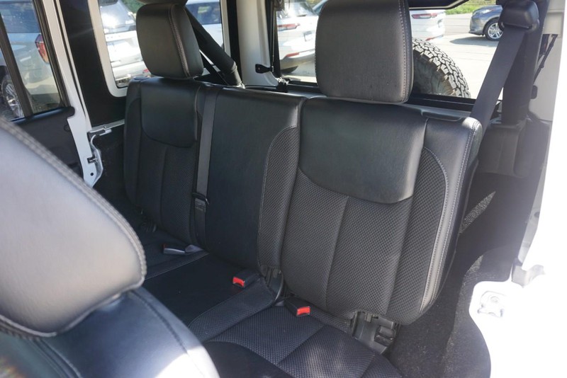 Jeep Wrangler Unlimited Vehicle Full-screen Gallery Image 21