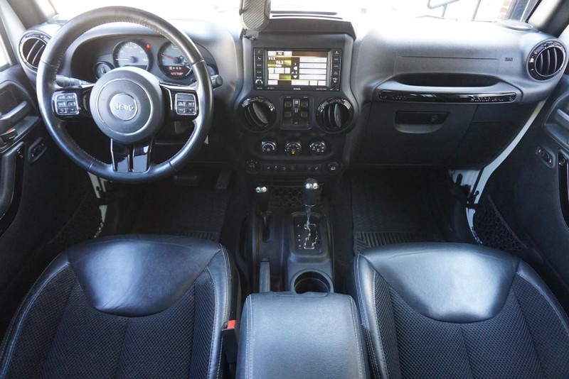 Jeep Wrangler Unlimited Vehicle Full-screen Gallery Image 26