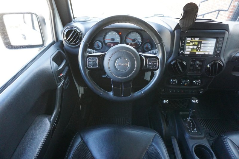 Jeep Wrangler Unlimited Vehicle Full-screen Gallery Image 31