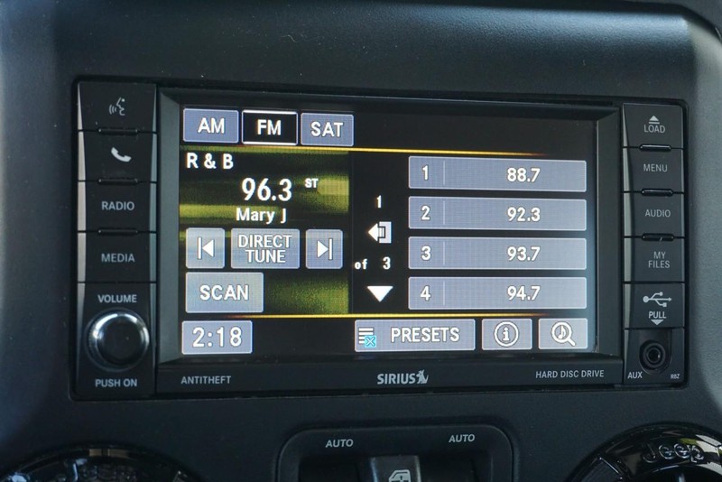 Jeep Wrangler Unlimited Vehicle Full-screen Gallery Image 36