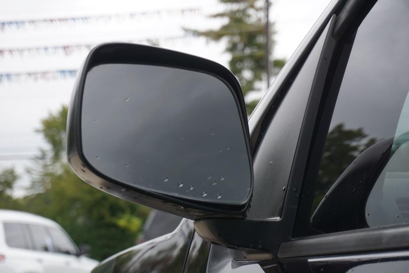 Nissan Frontier Vehicle Full-screen Gallery Image 15