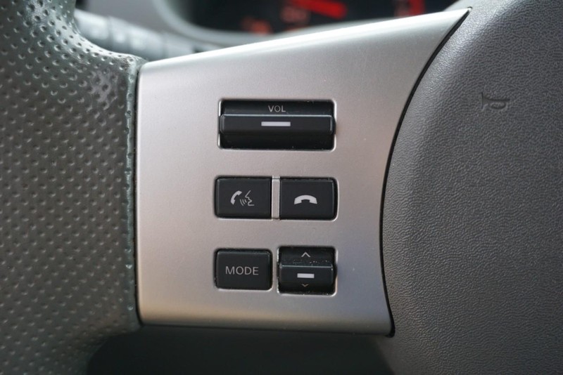 Nissan Frontier Vehicle Full-screen Gallery Image 34