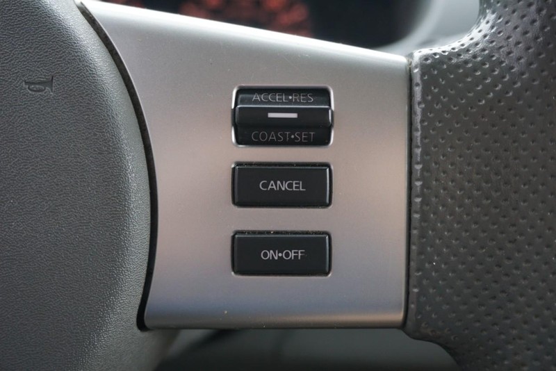 Nissan Frontier Vehicle Full-screen Gallery Image 35