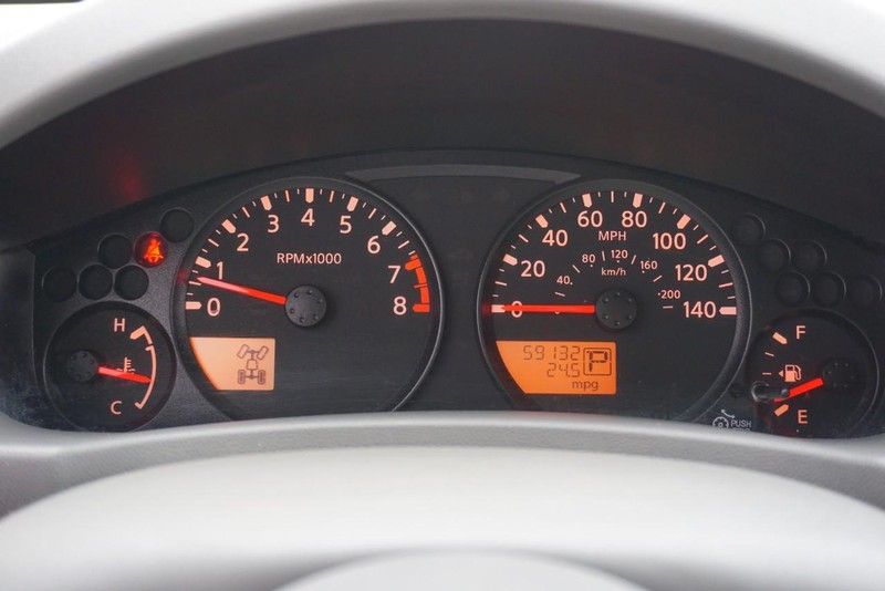 Nissan Frontier Vehicle Full-screen Gallery Image 36