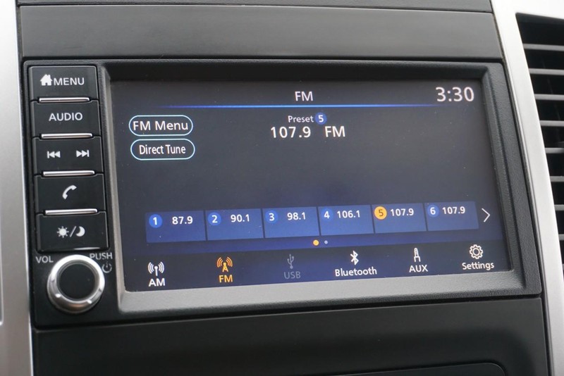 Nissan Frontier Vehicle Full-screen Gallery Image 38