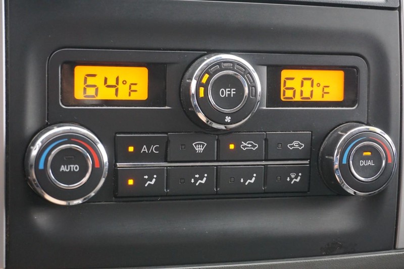 Nissan Frontier Vehicle Full-screen Gallery Image 39