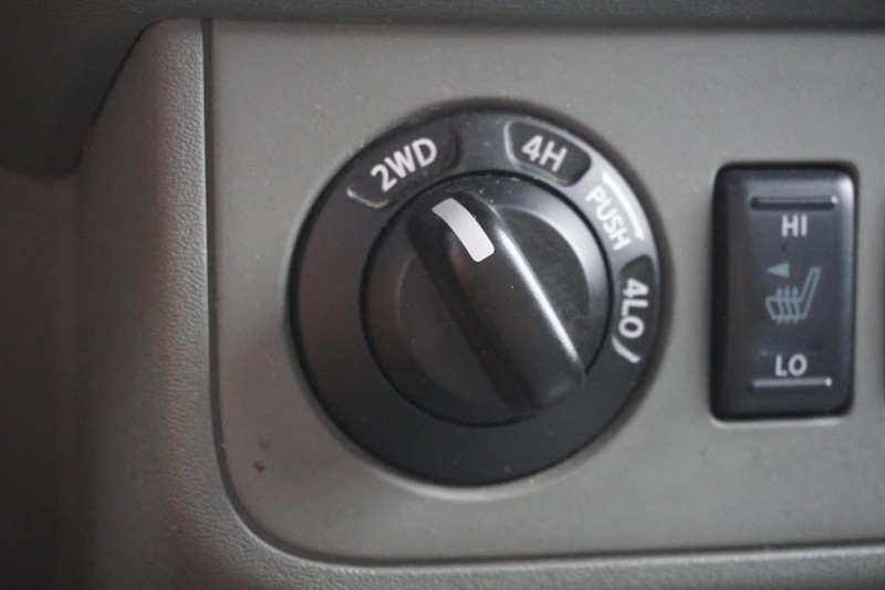 Nissan Frontier Vehicle Full-screen Gallery Image 40