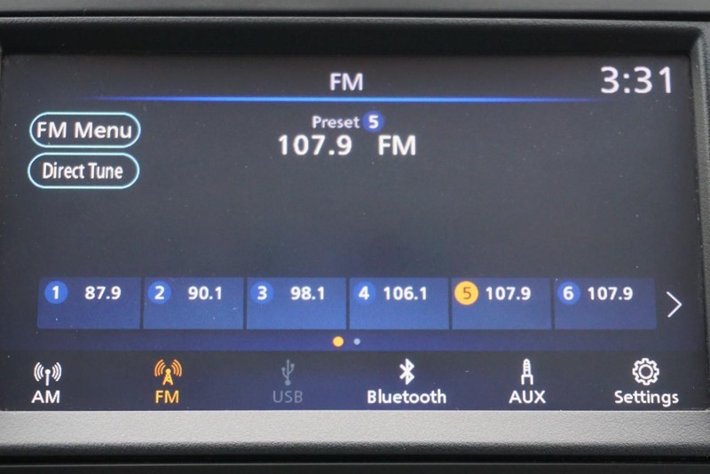 Nissan Frontier Vehicle Full-screen Gallery Image 43