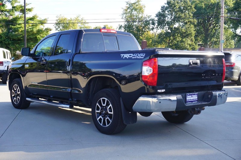 Toyota Tundra 4WD Vehicle Full-screen Gallery Image 05