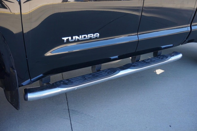 Toyota Tundra 4WD Vehicle Full-screen Gallery Image 14