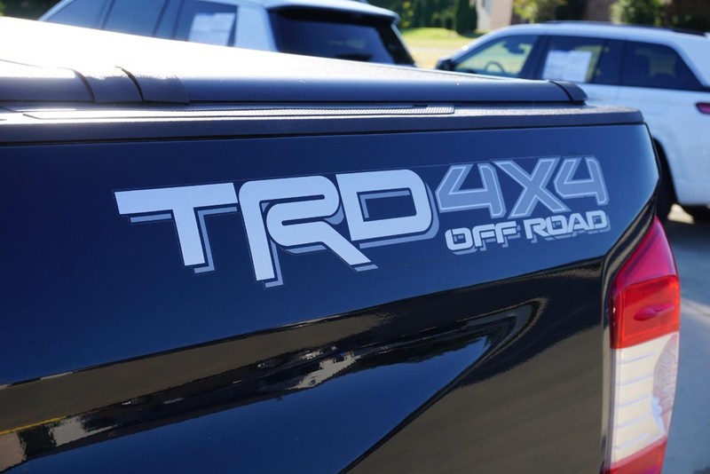 Toyota Tundra 4WD Vehicle Full-screen Gallery Image 18