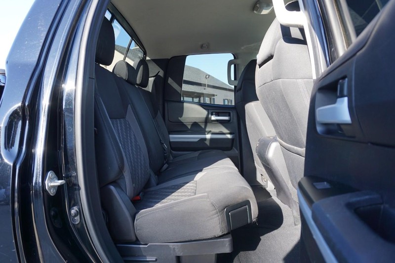 Toyota Tundra 4WD Vehicle Full-screen Gallery Image 27