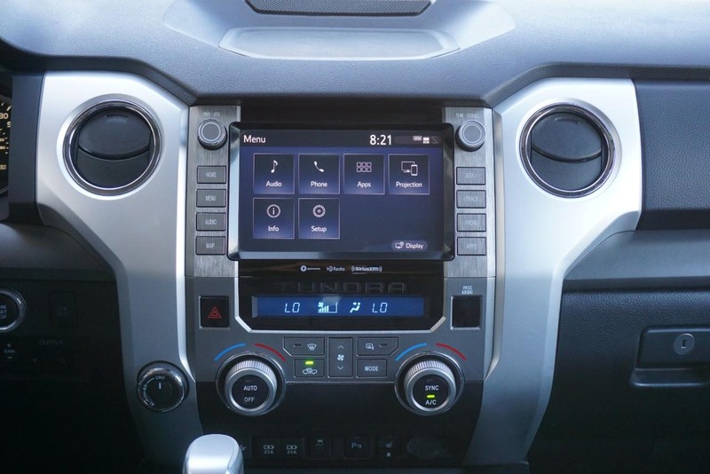 Toyota Tundra 4WD Vehicle Full-screen Gallery Image 33