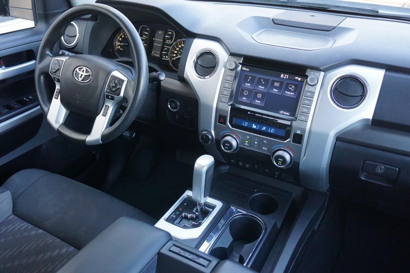 Toyota Tundra 4WD Vehicle Full-screen Gallery Image 34
