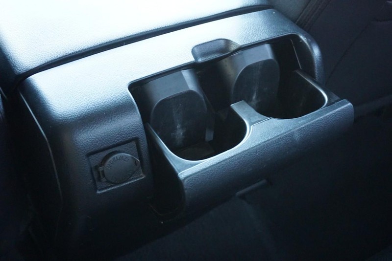 Toyota Tundra 4WD Vehicle Full-screen Gallery Image 36