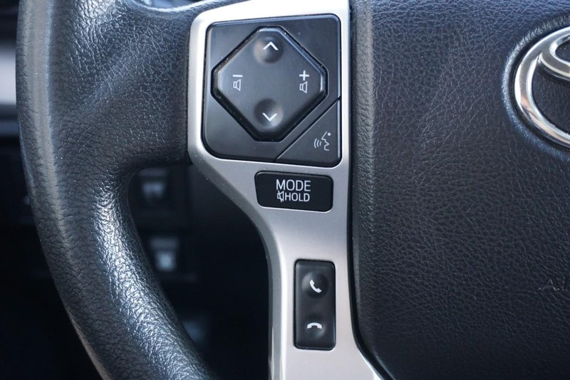 Toyota Tundra 4WD Vehicle Full-screen Gallery Image 37