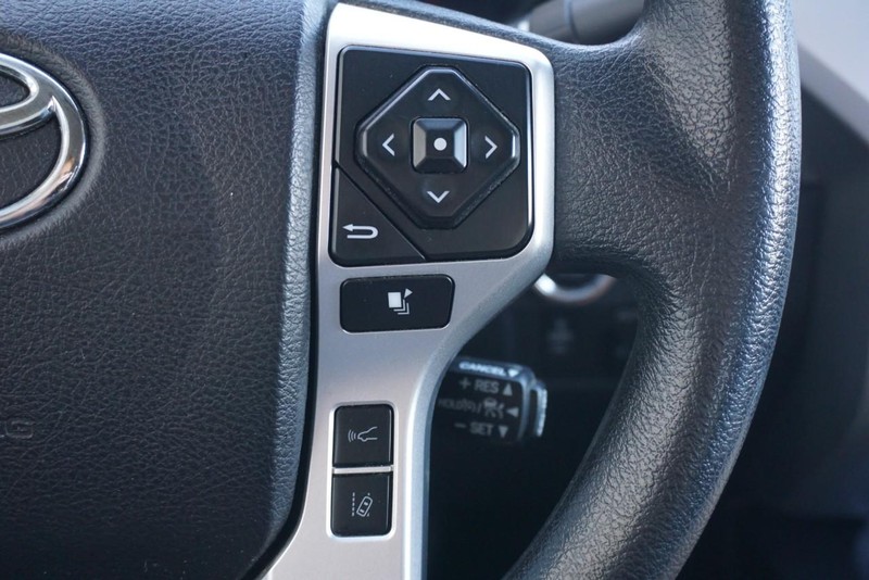 Toyota Tundra 4WD Vehicle Full-screen Gallery Image 38