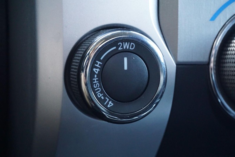 Toyota Tundra 4WD Vehicle Full-screen Gallery Image 44