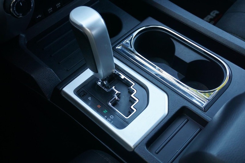 Toyota Tundra 4WD Vehicle Full-screen Gallery Image 48