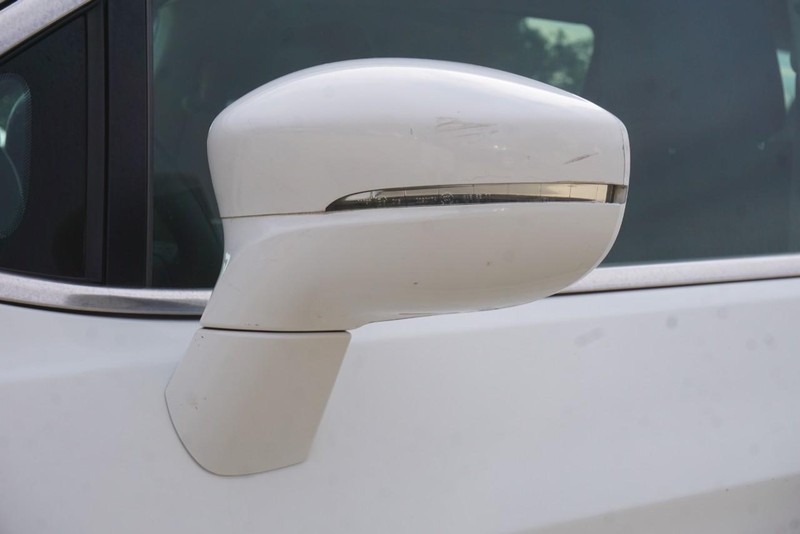 Chrysler Pacifica Vehicle Full-screen Gallery Image 12