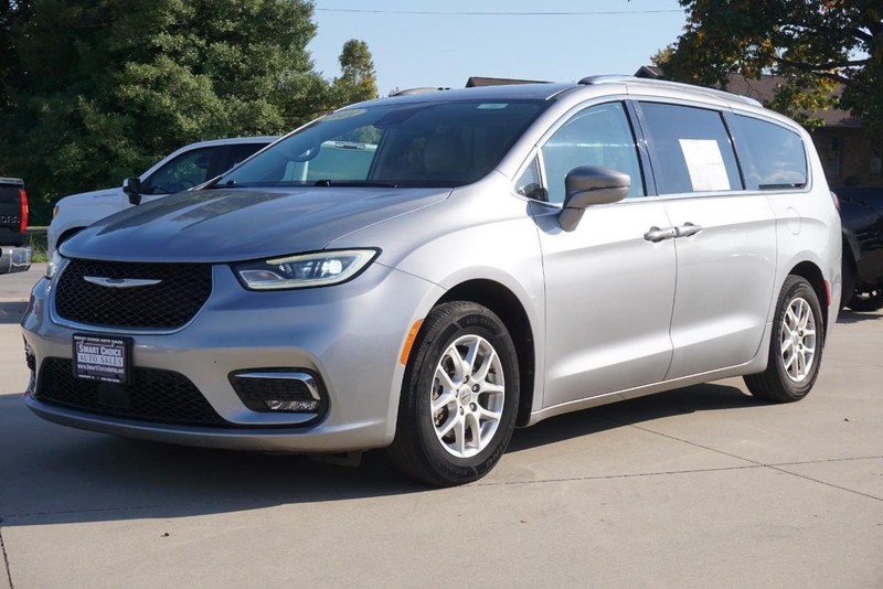 Chrysler Pacifica Vehicle Full-screen Gallery Image 07