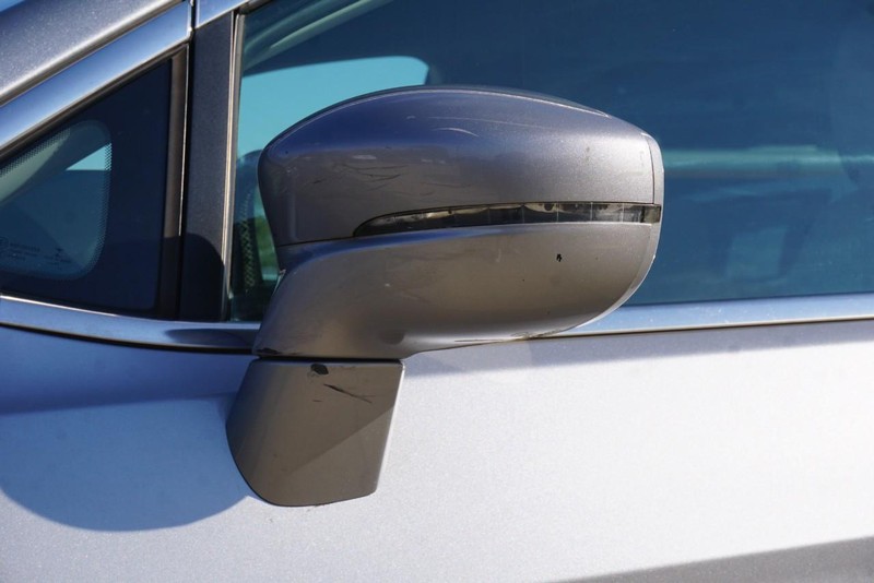 Chrysler Pacifica Vehicle Full-screen Gallery Image 12