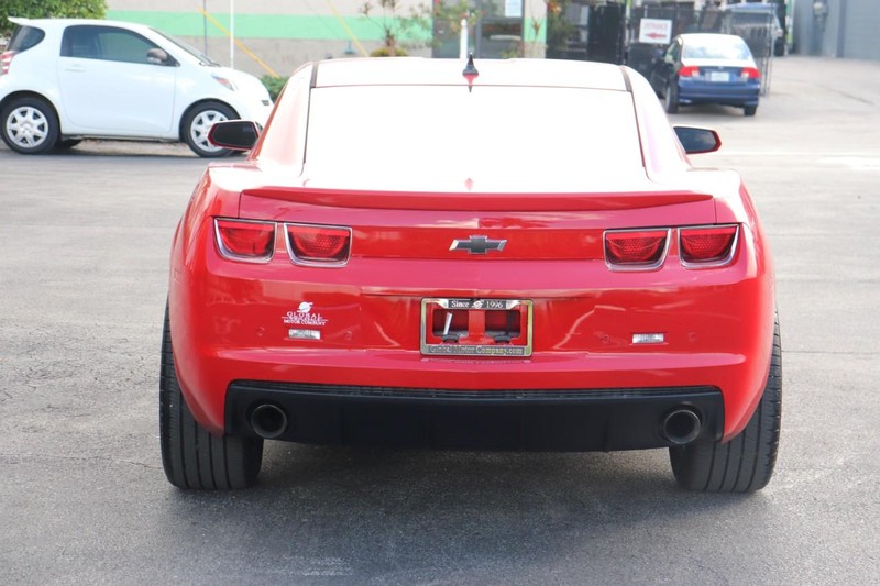 Chevrolet Camaro Vehicle Full-screen Gallery Image 06