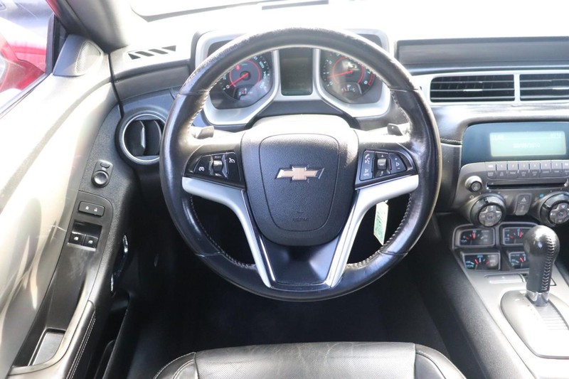Chevrolet Camaro Vehicle Full-screen Gallery Image 17