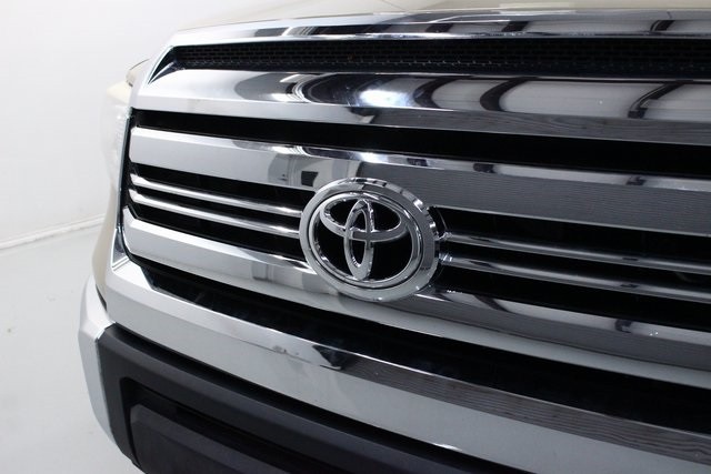 Toyota Tundra 4WD Thumbnail Image 100