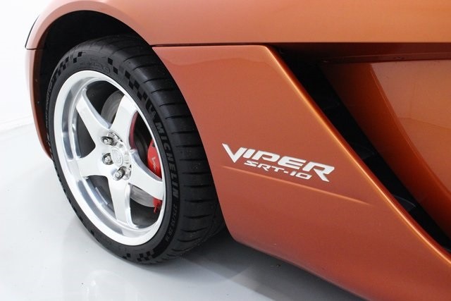 Dodge Viper Thumbnail Image 117