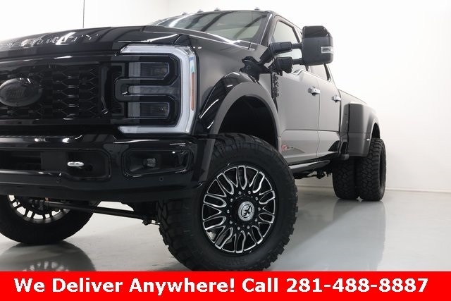 Ford Super Duty F-450 DRW Thumbnail Image 52