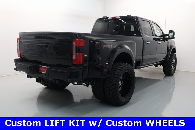 Ford Super Duty F-450 DRW Thumbnail Image 62