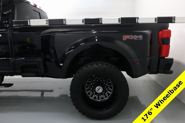 Ford Super Duty F-450 DRW Thumbnail Image 95