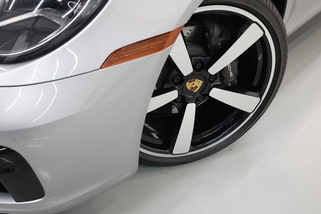 Porsche 911 Thumbnail Image 95