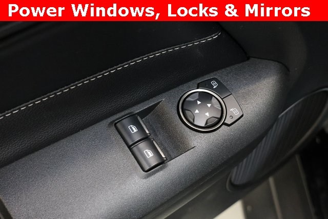 Ford Mustang Thumbnail Image 97
