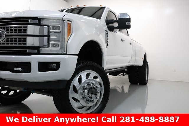 Ford Super Duty F-350 DRW Thumbnail Image 52