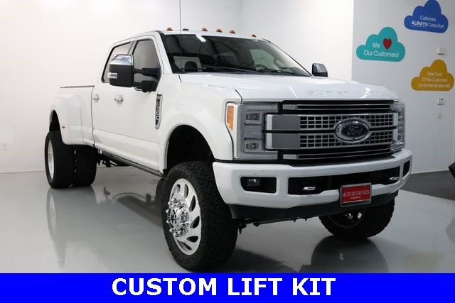 Ford Super Duty F-350 DRW Thumbnail Image 53