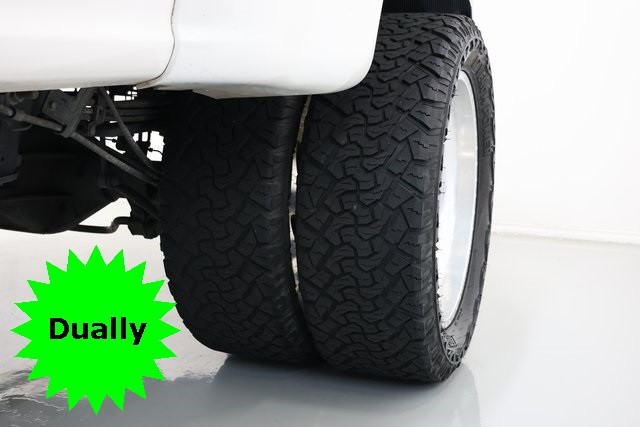 Ford Super Duty F-350 DRW Thumbnail Image 55