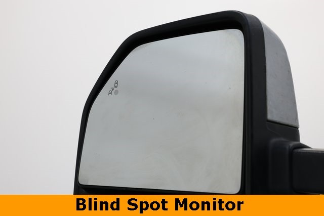 Ford Super Duty F-350 DRW Thumbnail Image 77