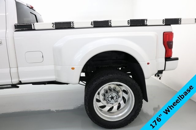 Ford Super Duty F-350 DRW Thumbnail Image 83