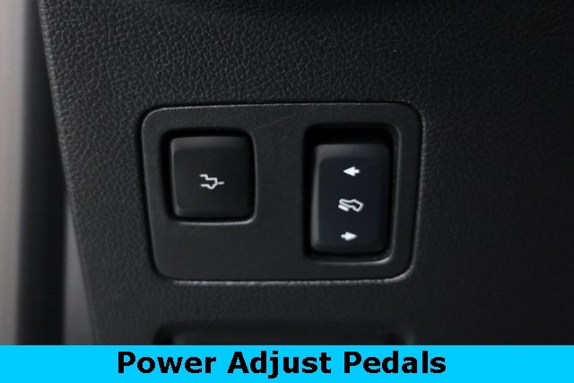 Ford Super Duty F-350 DRW Thumbnail Image 94