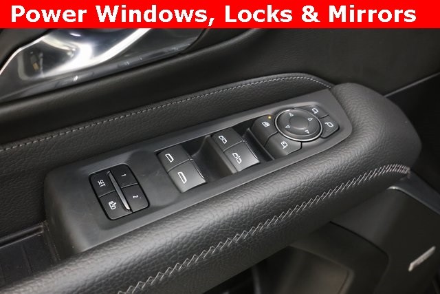 GMC Yukon Thumbnail Image 96