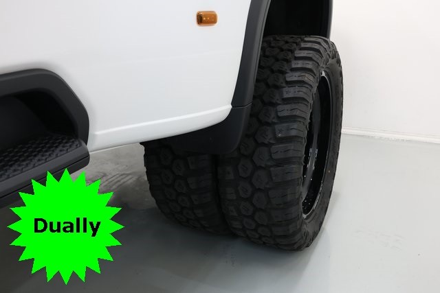 GMC Sierra 3500HD Thumbnail Image 56