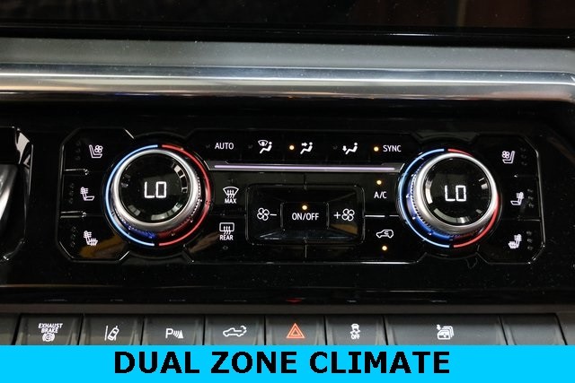 GMC Sierra 3500HD Thumbnail Image 92