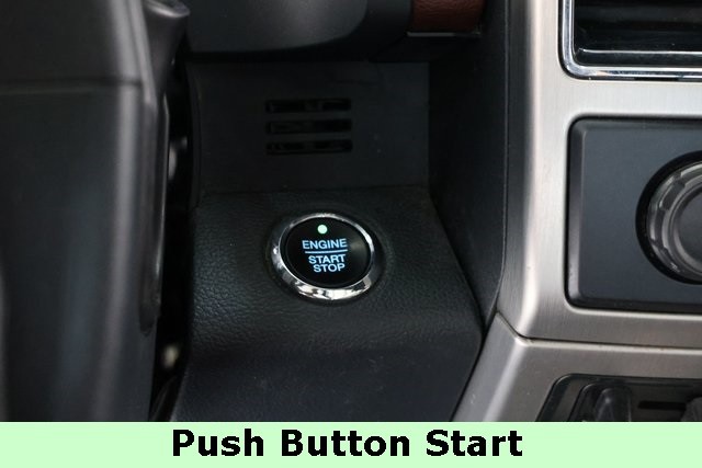 Ford Super Duty F-450 DRW Thumbnail Image 72
