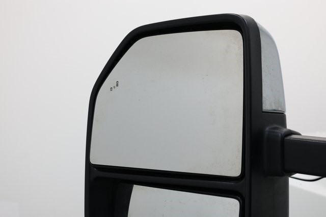 Ford Super Duty F-450 DRW Thumbnail Image 75