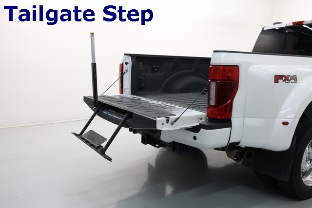 Ford Super Duty F-450 DRW Thumbnail Image 97